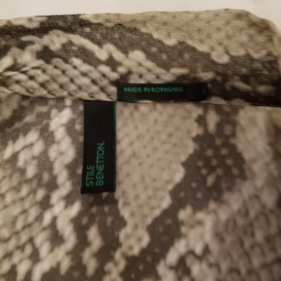 Snake print blouse - Picture 2 of 3